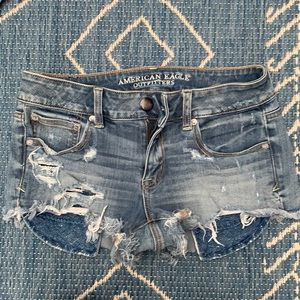 American Eagle Low Rise “Shortie” Size 4 Used
